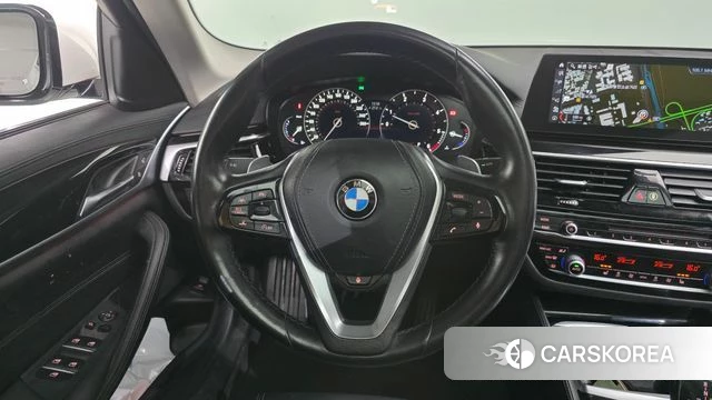 BMW 5 Series (G30) 2018 Белый из Кореи, фото 4