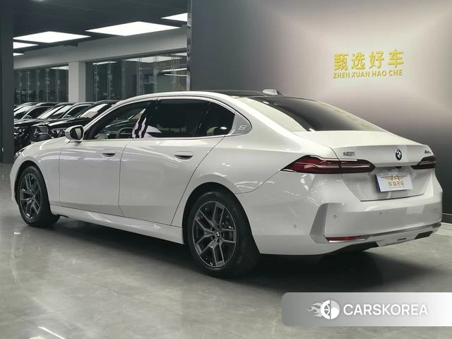 BMW 5 series 2025 Белый из Китая, фото 4