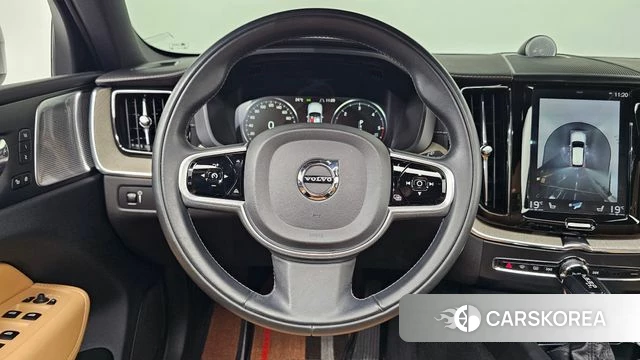 Volvo XC60 second Generation 2018 Белый из Кореи, фото 4