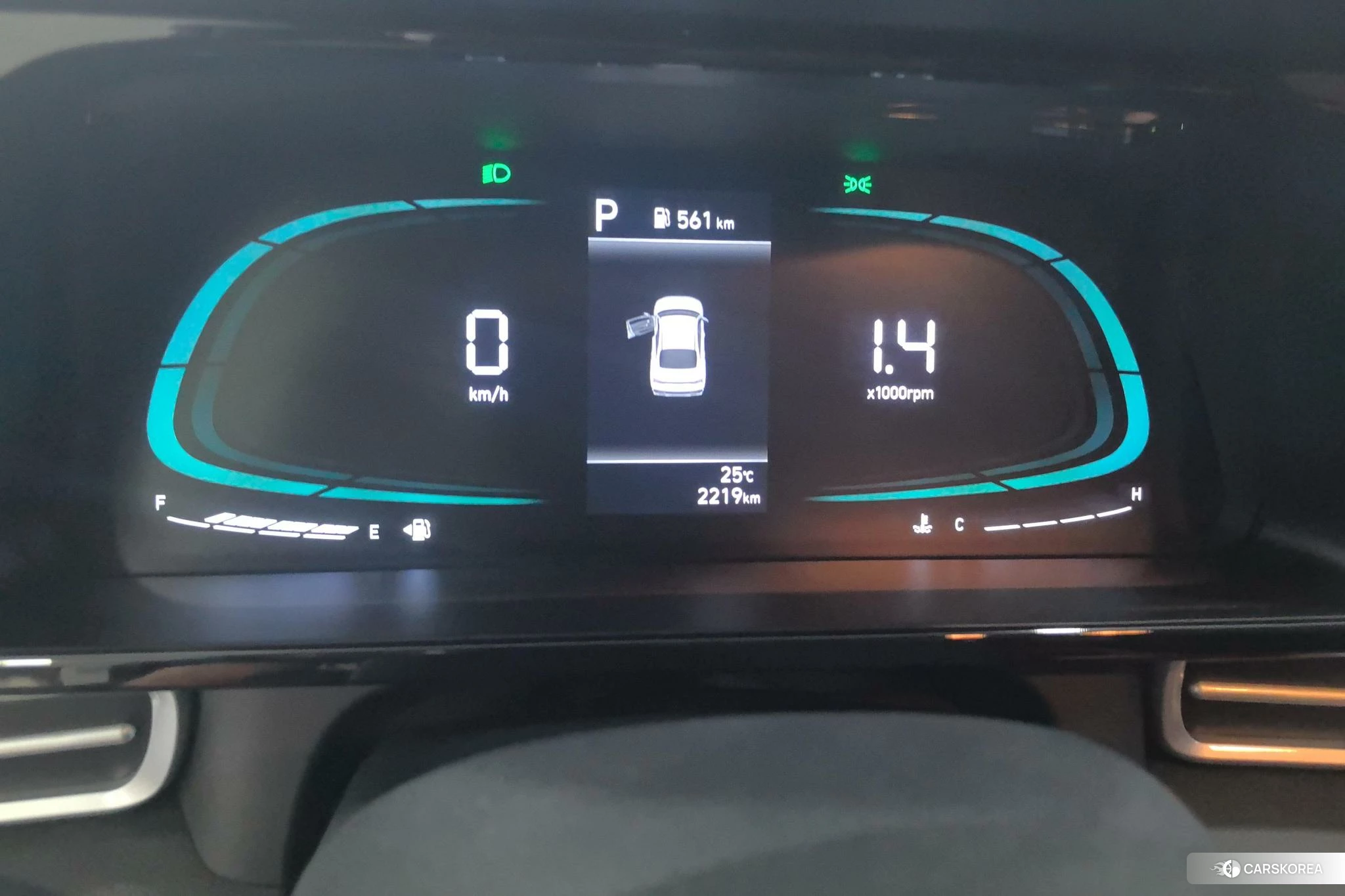 Hyundai Elantra 2023 Белый из Китая, фото 4