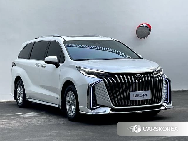 Toyota Grevia 2025 Белый из Китая, фото 4