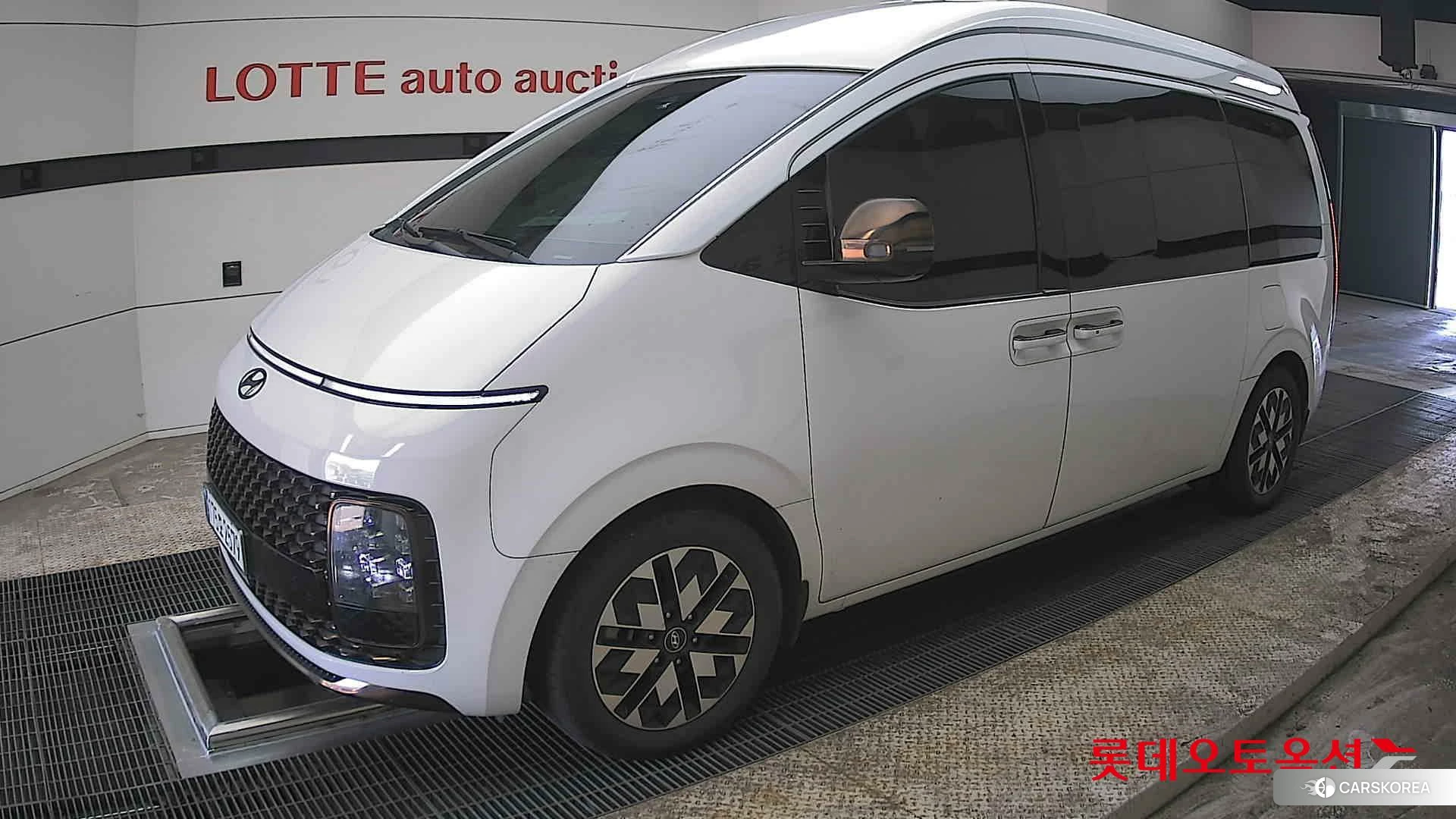 Hyundai STARIA LOUNGE Limousine 2023 Белый из Кореи, фото 4