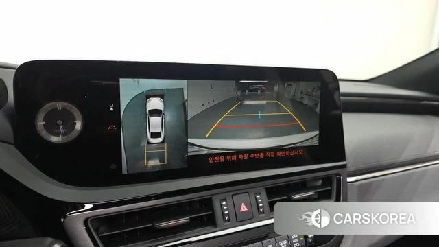 Lexus ES300h 7th generation 2025 Белый из Кореи, фото 4