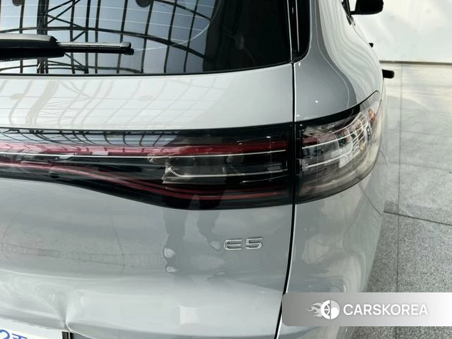 Geely Galaxy Galaxy E5 2025 Серебристо-серый из Китая, фото 4