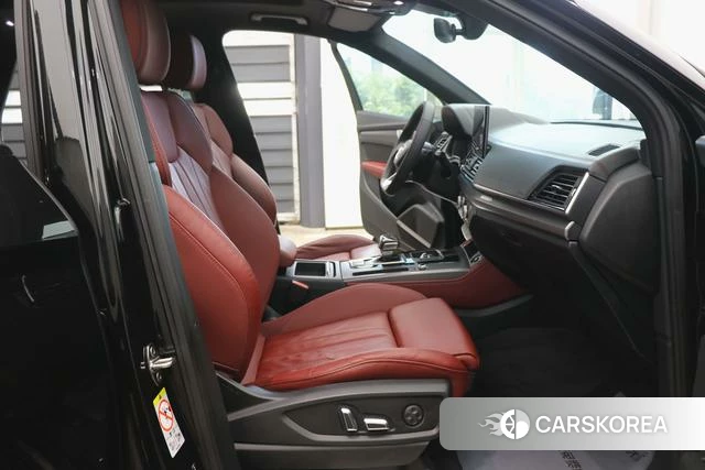Audi Q5L 2024 Черный из Китая, фото 4
