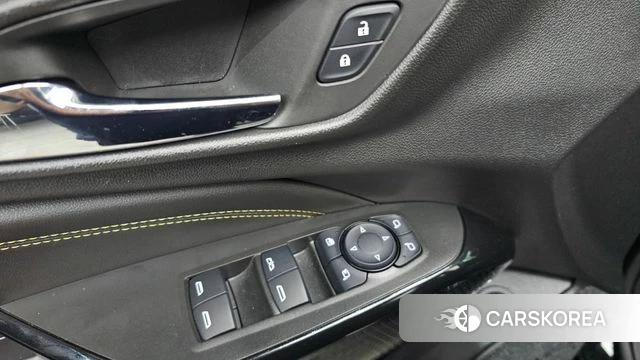 Chevrolet (GM Daewoo) Trax Crossover 2024 Черный из Кореи, фото 4