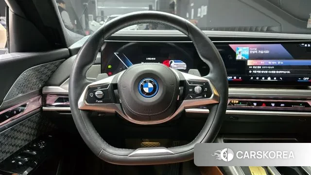 BMW 7 Series (G70) 2023 Красный из Кореи, фото 4