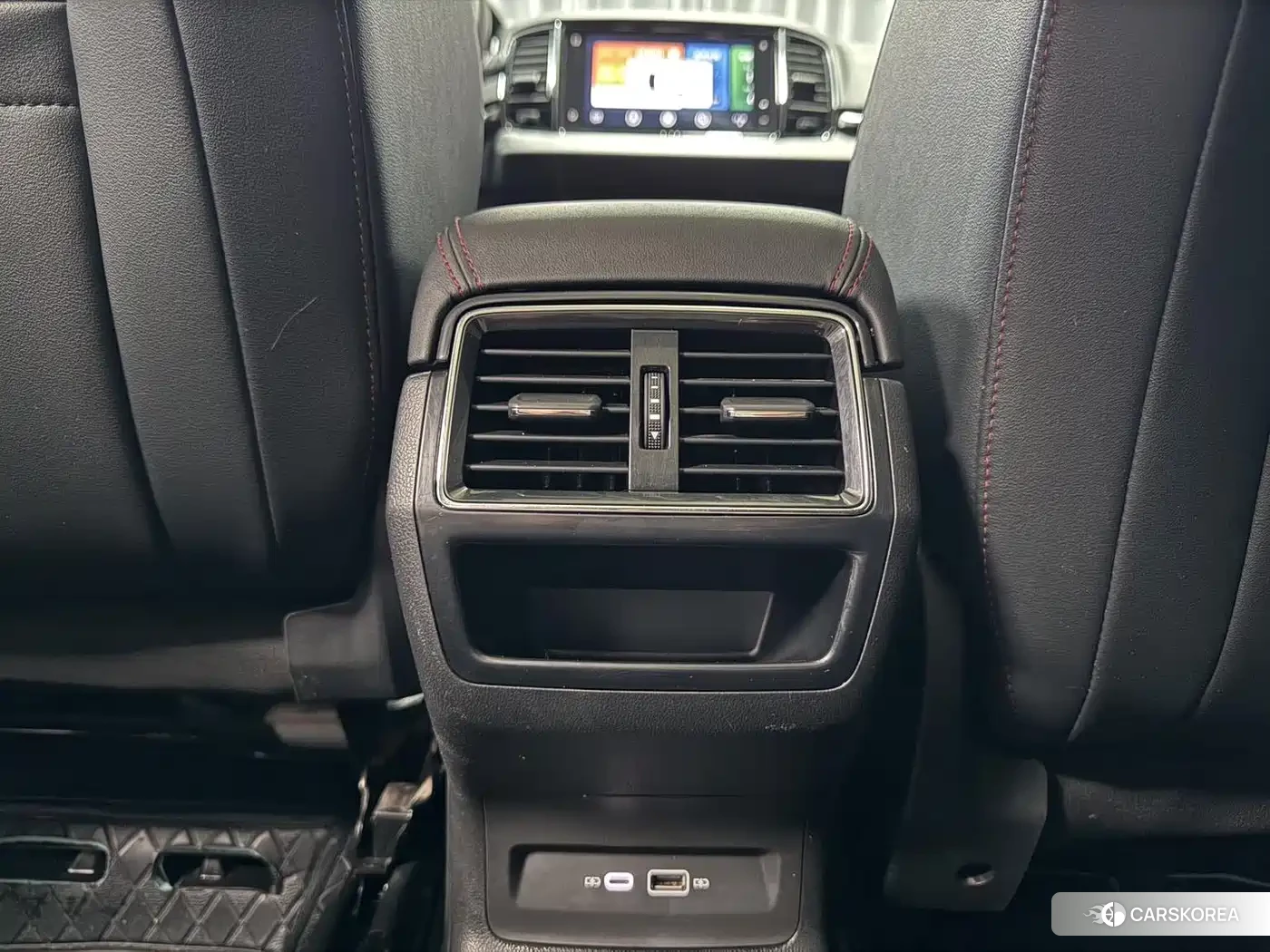 Skoda Karoq 2023 Черный из Китая, фото 4