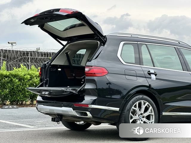 BMW X7 2022 Черный из Китая, фото 4