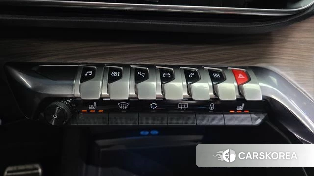 Peugeot 5008 second generation 2024 Белый из Кореи, фото 4