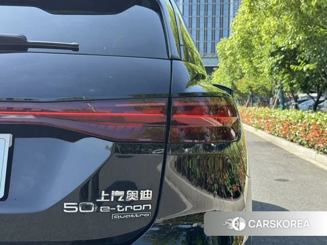Audi Q5 e-tron 2022 Черный из Китая, фото 4