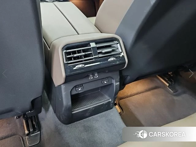 BMW 5 Series (G60) 2025 Белый из Кореи, фото 4