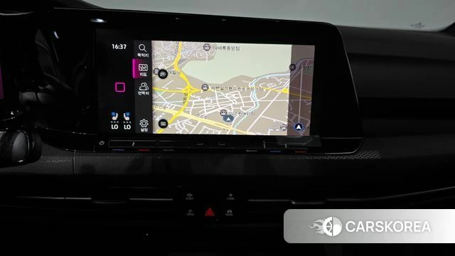 Volkswagen Golf 8th Generation 2024 Белый из Кореи, фото 4
