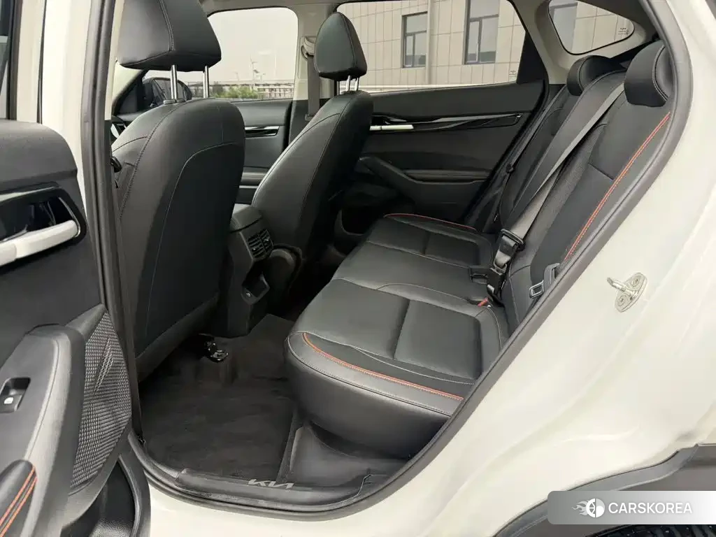 Kia Seltos 2023 Белый из Китая, фото 4