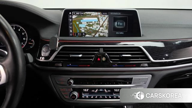 BMW 7 Series (G11) 2018 Черный из Кореи, фото 4