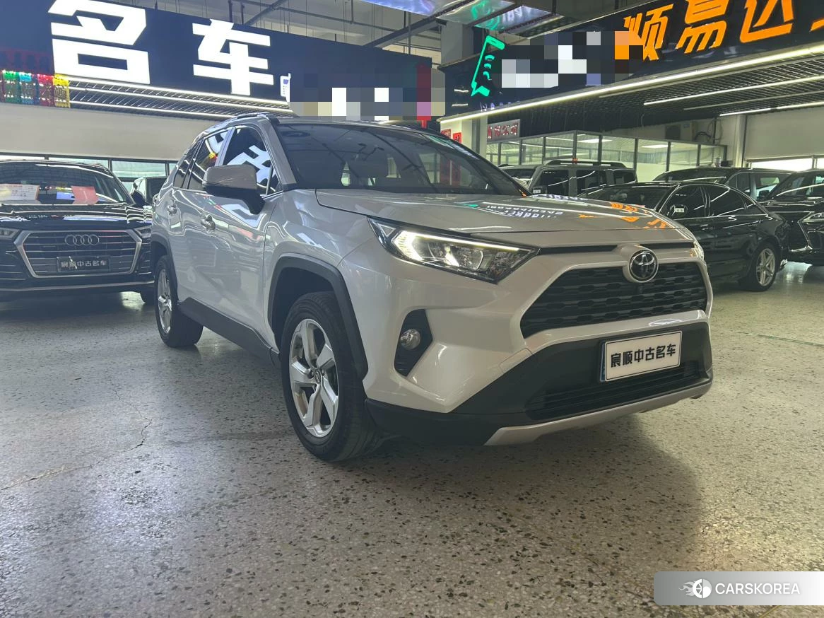 Toyota RAV4 2021 Белый из Китая, фото 4