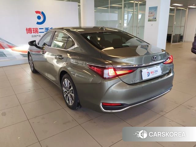 Lexus ES 2022 Зеленый из Китая, фото 4