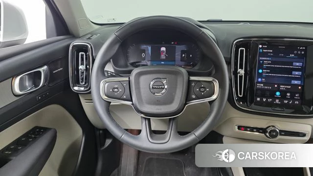 Volvo XC40 2024 Белый из Кореи, фото 4