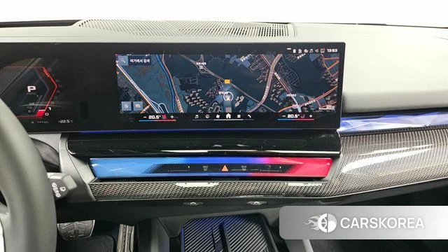 BMW M5 (G90) 2026 Черный из Кореи, фото 4