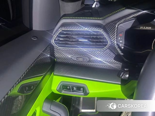 Lamborghini Urus 2023 Черный из Кореи, фото 4