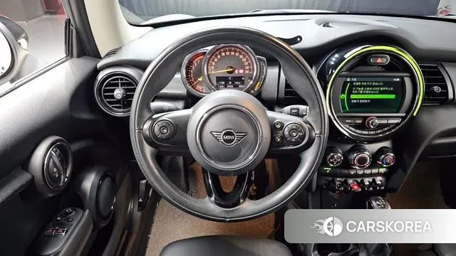 Mini Cooper 2019 Жемчужный цвет из Кореи, фото 4