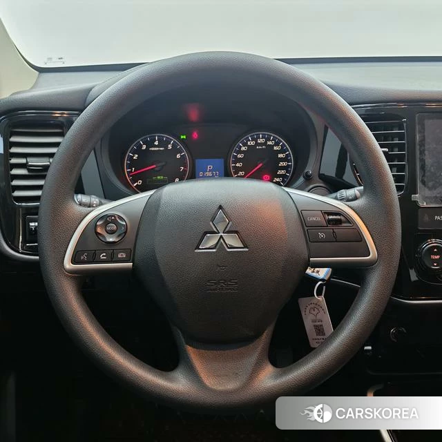 Mitsubishi  Outlander 2021 Белый из Китая, фото 4