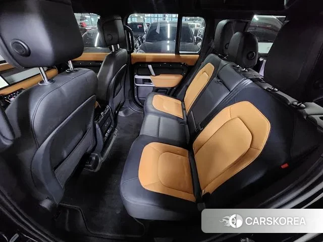 Land Rover Defender (L663) 2024 Черный из Кореи, фото 4