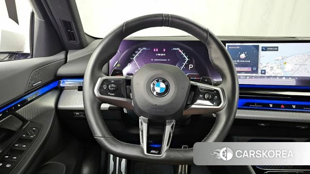 BMW 5 Series (G60) 2024 Белый из Кореи, фото 4