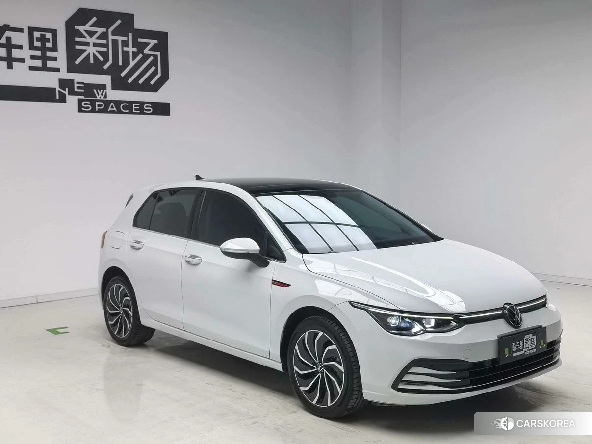 Volkswagen Golf 2023 Белый из Китая, фото 4