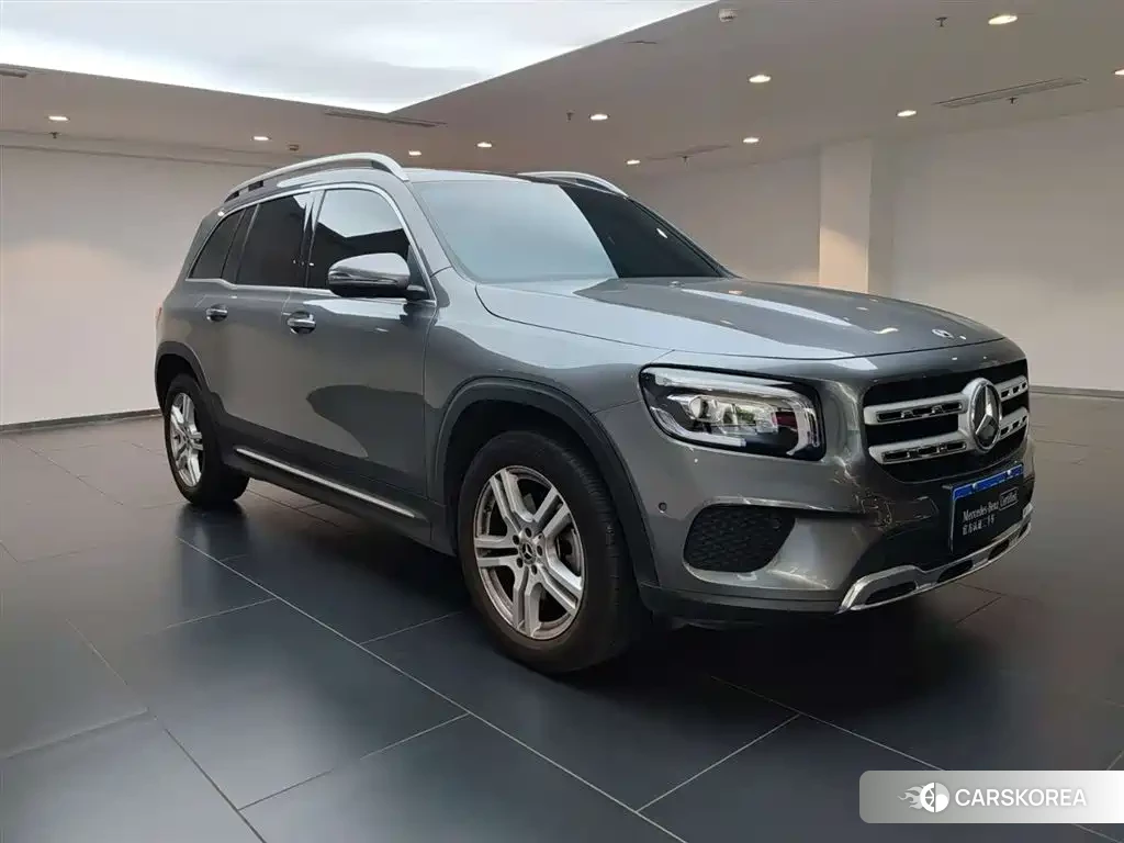 Mercedes-Benz GLB 2023 Silver/gray из Китая, фото 4