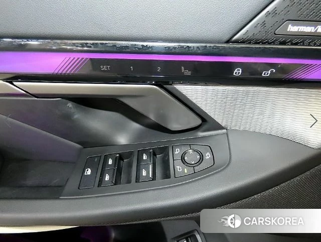 BMW 5 Series (G60) 2025 Черный из Кореи, фото 4