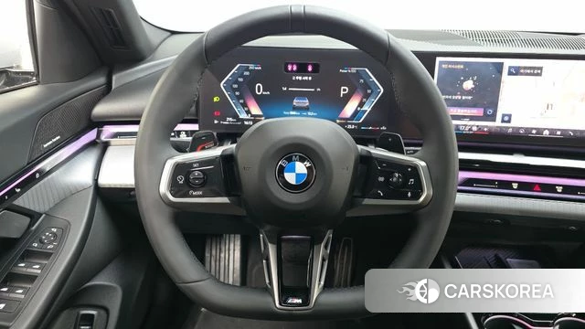 BMW 5 Series (G60) 2025 Светло-серебряный цвет из Кореи, фото 4