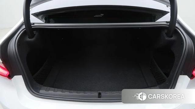 BMW 3 Series (G20) 2020 Белый из Кореи, фото 4