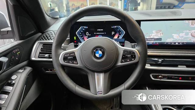 BMW X7 (G07) 2025 Светло-серебряный цвет из Кореи, фото 4
