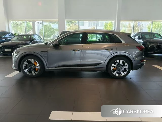 Audi e-tron (imported) 2022 Темно-серый из Китая, фото 4