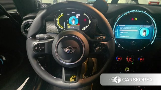 Mini Cooper Electric 2023 Черный из Кореи, фото 4
