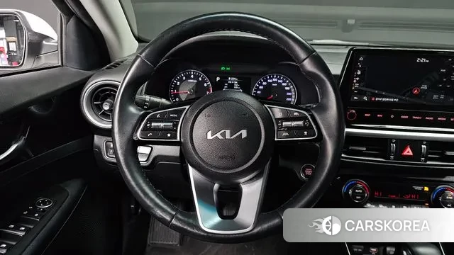 Kia The New K3 2nd generation 2022 Белый из Кореи, фото 4