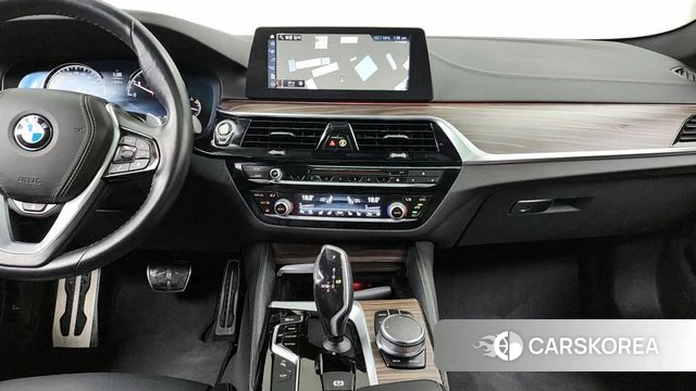 BMW 5 Series (G30) 2018 Белый из Кореи, фото 4