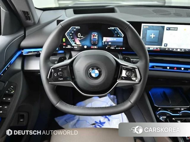 BMW 5 Series (G60) 2025 Серый из Кореи, фото 4