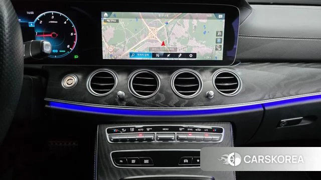 Mercedes-Benz E-Class W213 2023 Белый из Кореи, фото 4