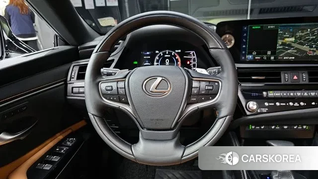 Lexus ES300h 7th generation 2023 Серый из Кореи, фото 4