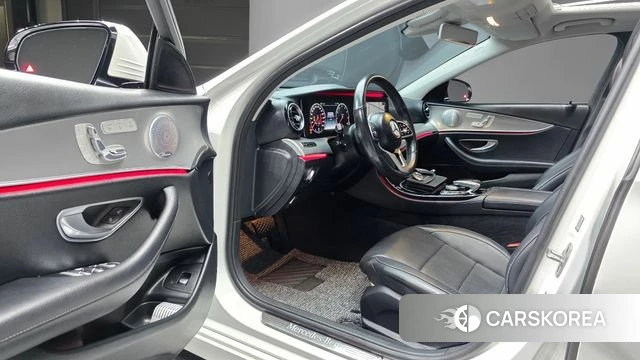 Mercedes-Benz E-Class W213 2019 Белый из Кореи, фото 4