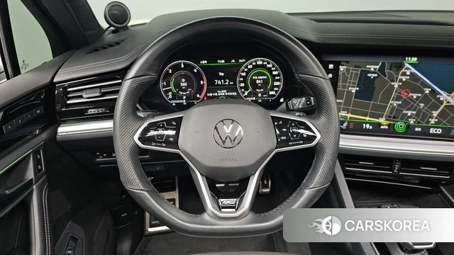 Volkswagen Touareg 3rd generation 2021 Черный из Кореи, фото 4