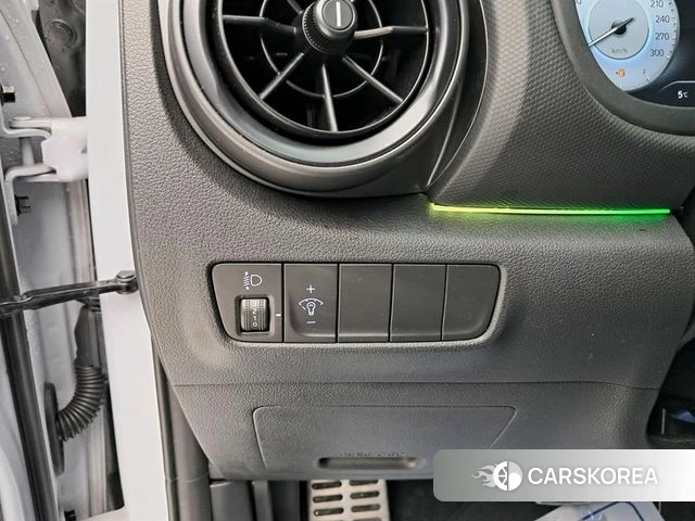 Hyundai The New Kona 2022 Светло-серебряный цвет из Кореи, фото 4