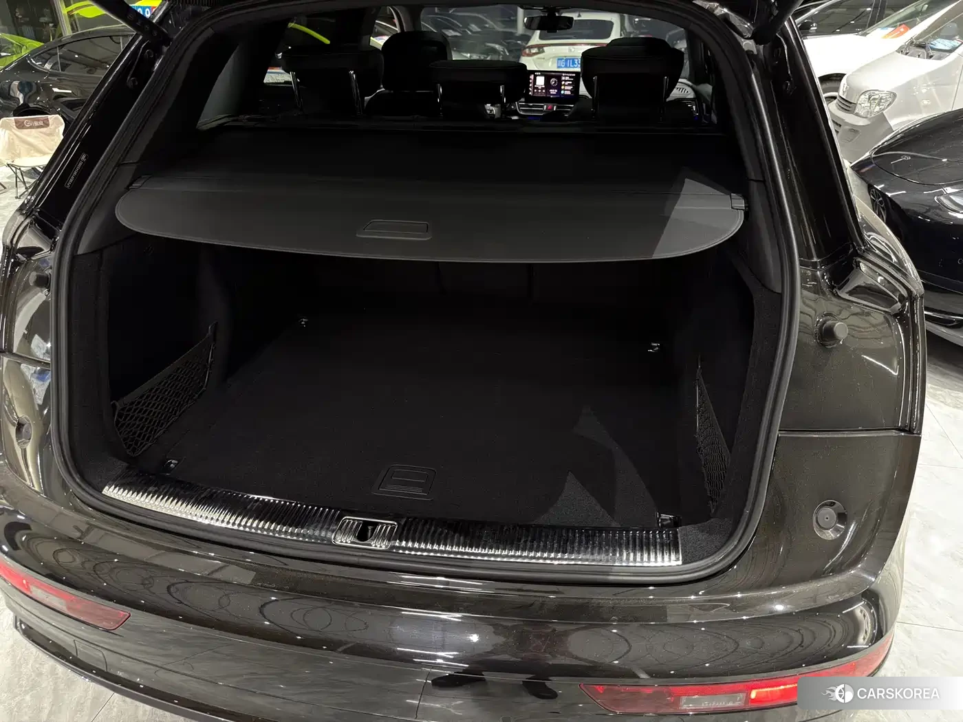 Audi Q5L 2025 Черный из Китая, фото 4