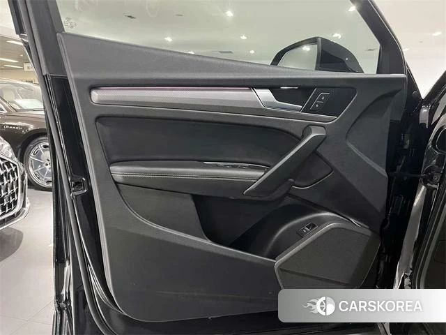 Audi Q5L 2022 Черный из Китая, фото 4