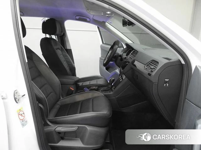 Volkswagen Tiguan second Generation 2020 Белый из Кореи, фото 4