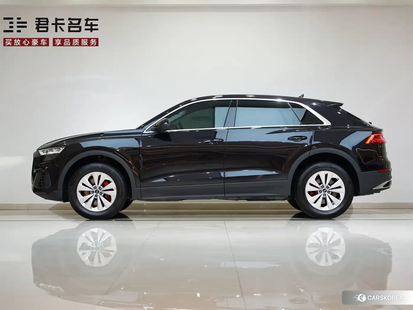 Audi Q8 2023 Черный из Китая, фото 4