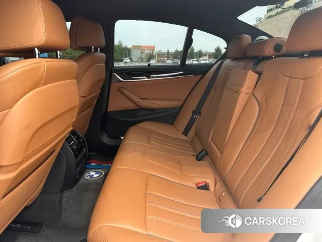 BMW 5 Series (G30) 2022 Белый из Кореи, фото 4