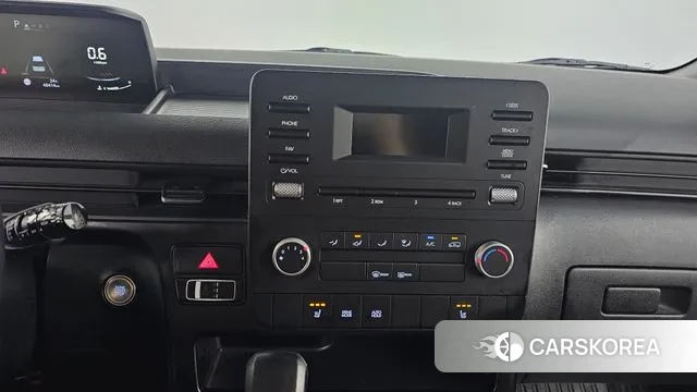 Hyundai Staria 2022 Белый из Кореи, фото 4